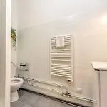 Entre Gare Et Centre-ville: Lit Double, Wifi Apartment