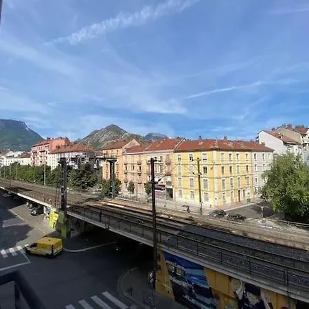 Entre Gare Et Centre-ville: Lit Double, Wifi Appartement Grenoble