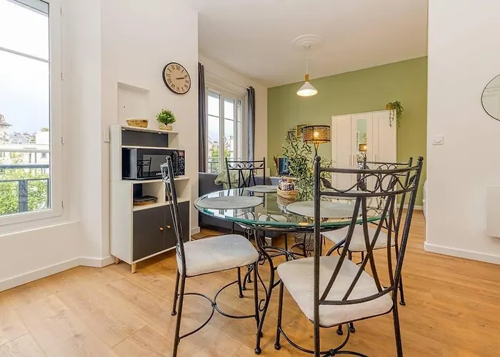 Entre Gare Et Centre-ville: Lit Double, Wifi Daire *