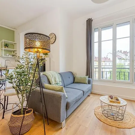 Entre Gare Et Centre-ville: Lit Double, Wifi Apartment *